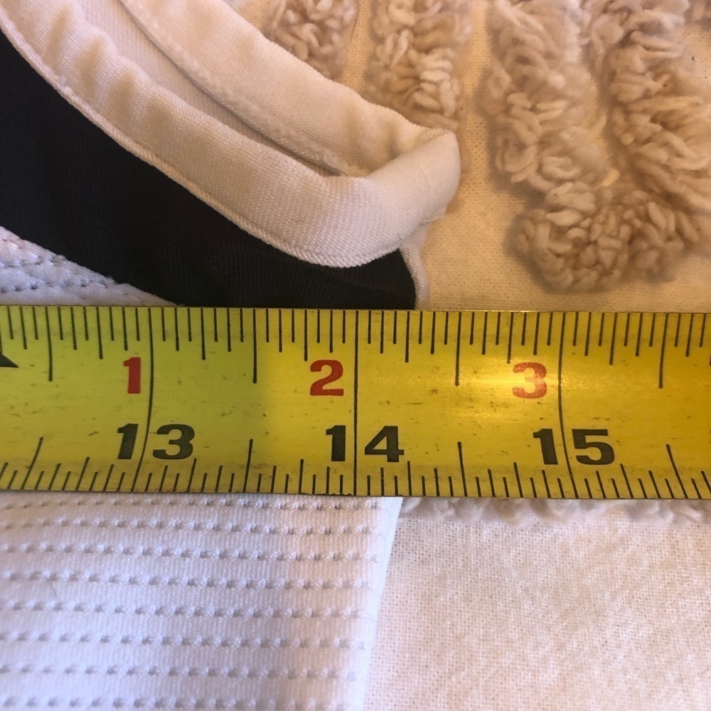 White and black Nike FitDry top Kids size large - Picture 7 of 7